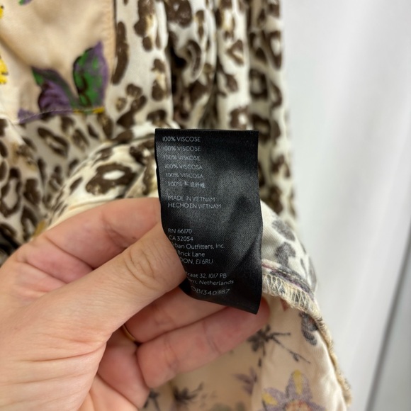 Pilcro by Anthropologie Leopard Floral Patchwork Button Down Shirt Medium Boho - Picture 5 of 8